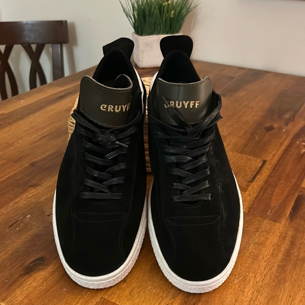 Cruyff Black Suede/White Sole Leather Lace Up Sneakers Classic Retro Design